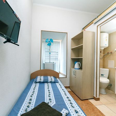 Small Room Near Independence Square เคียฟ ภายนอก รูปภาพ