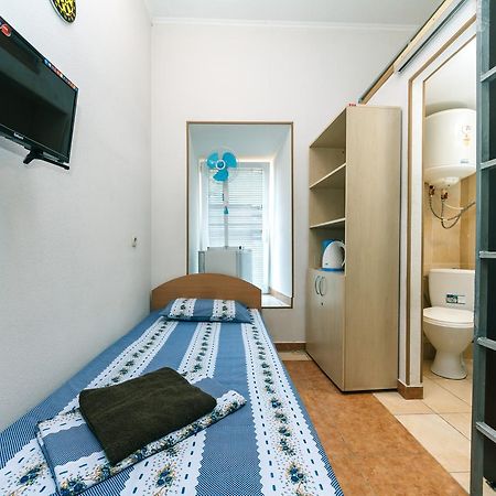 Small Room Near Independence Square เคียฟ ภายนอก รูปภาพ